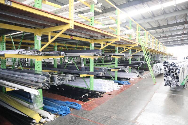 可存儲不銹鋼型材的懸臂閣樓貨架